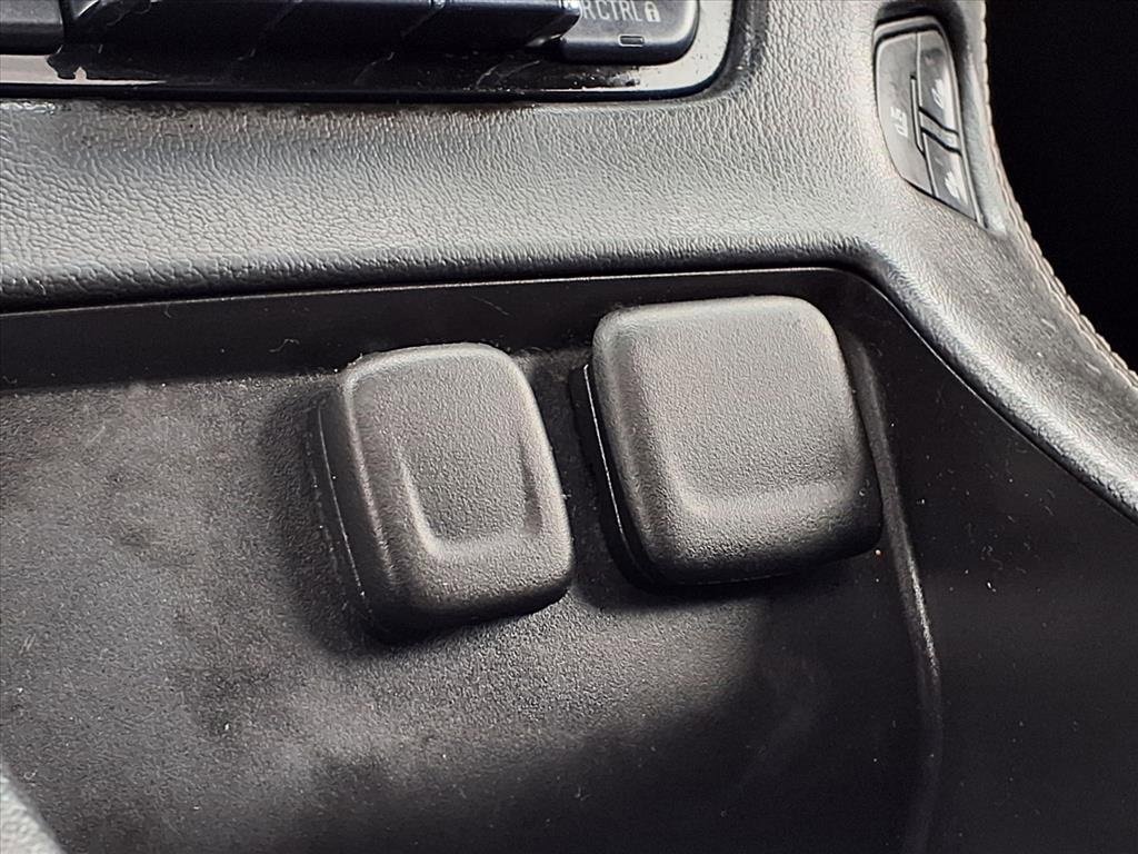 Used 2016 GMC Yukon SLT w/ Open Road Package image 21