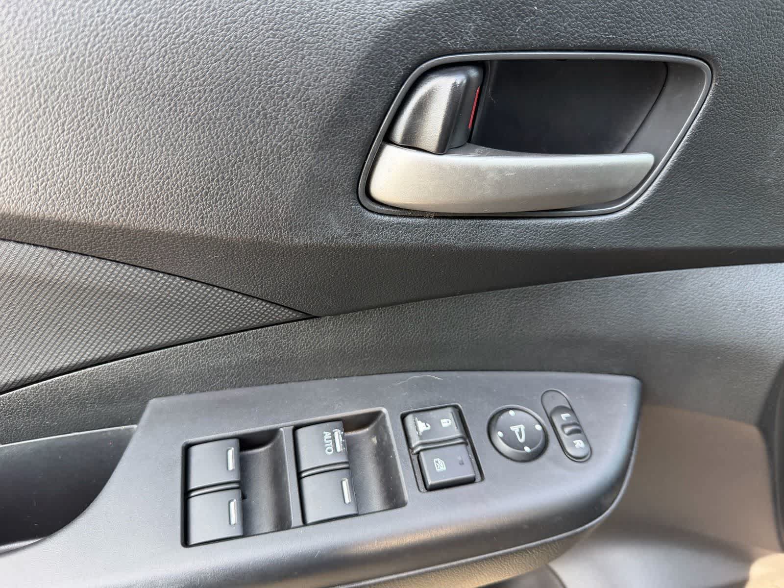 Used 2015 Honda CR-V LX image 22