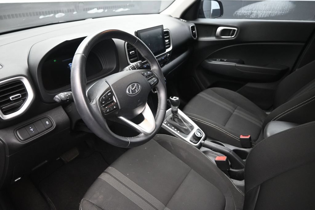 Certified 2023 Hyundai Venue SEL FWD image 20