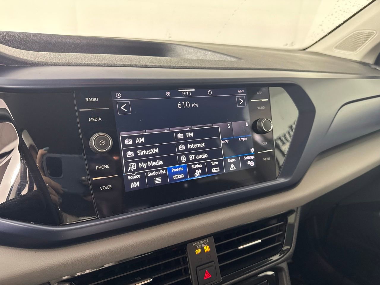 Used 2023 Volkswagen Taos SE image 16