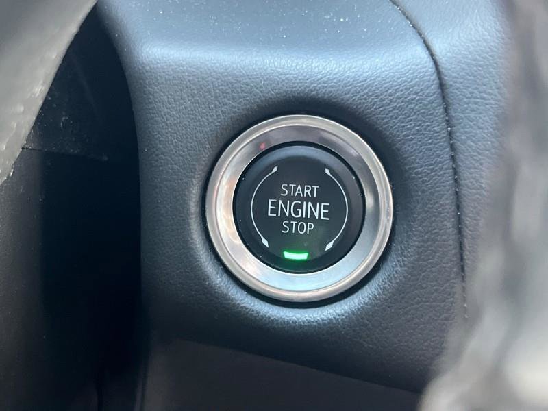 Used 2024 Chevrolet Suburban LT image 23