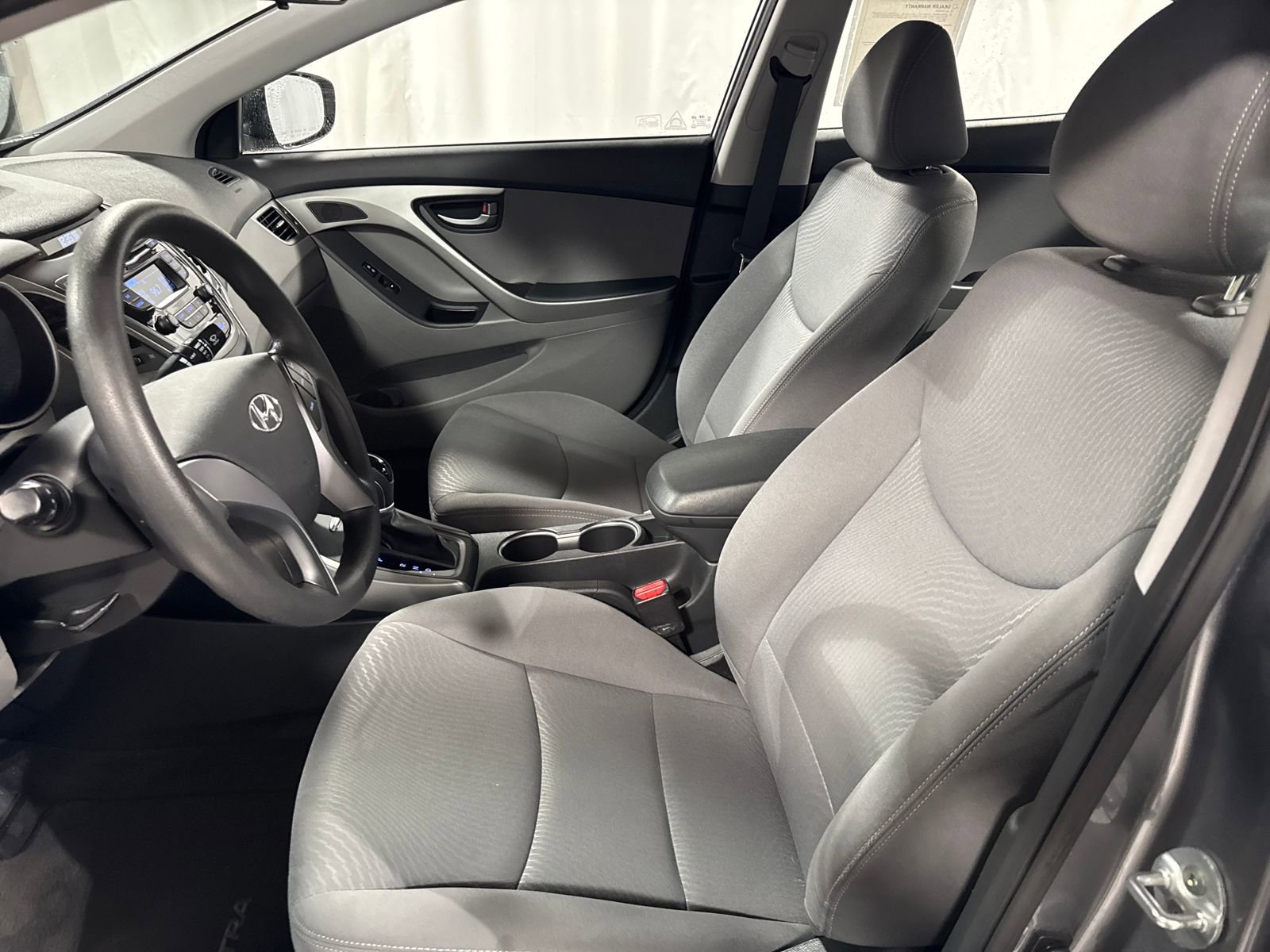 Used 2016 Hyundai Elantra SE image 3