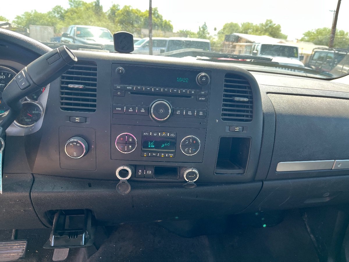 Used 2014 Chevrolet Silverado 3500 LT w/ Interior Plus Package AWD/4WD image 9