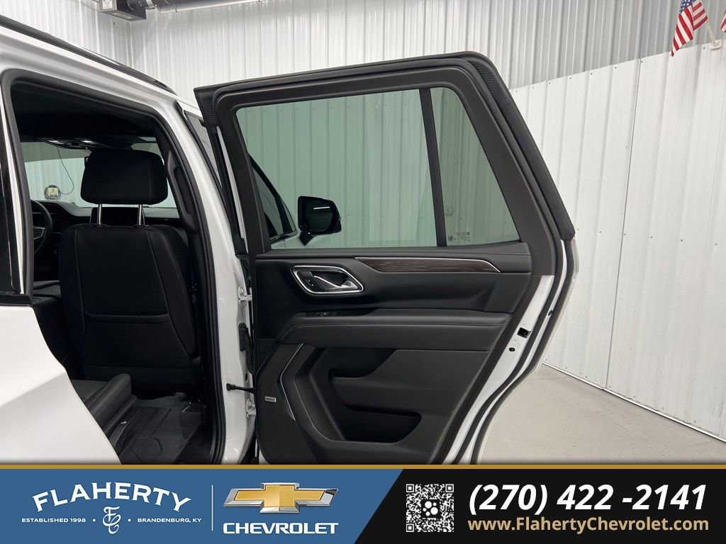 Used 2023 Chevrolet Tahoe Z71 w/ Luxury Package AWD/4WD image 12