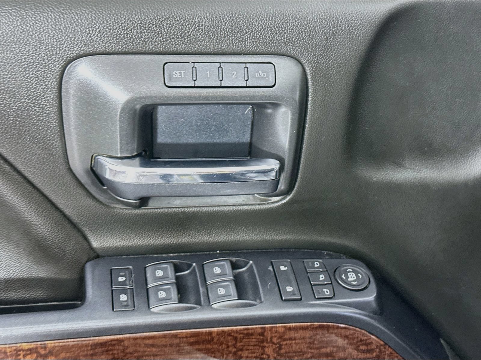 Used 2018 GMC Sierra 1500 SLT AWD/4WD image 18