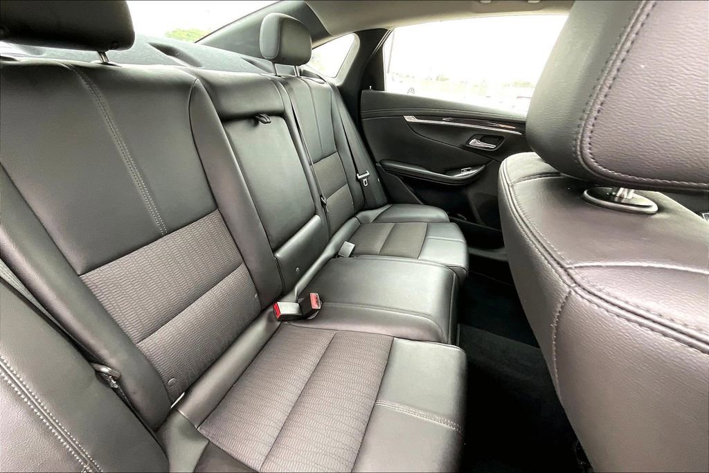 Used 2018 Chevrolet Impala LT FWD image 22