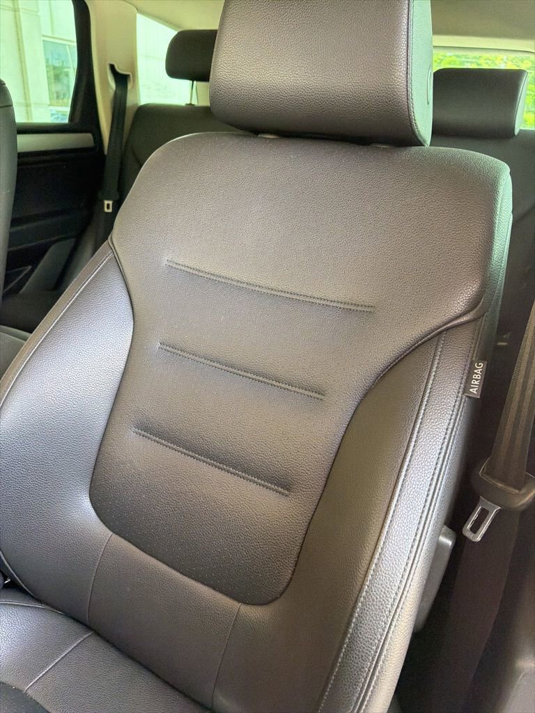 Used 2017 Volkswagen Touareg Sport AWD/4WD image 5
