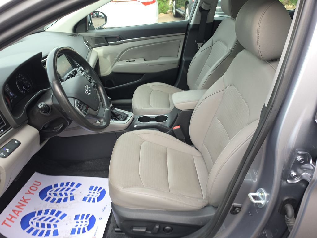 Used 2017 Hyundai Elantra Limited FWD image 17