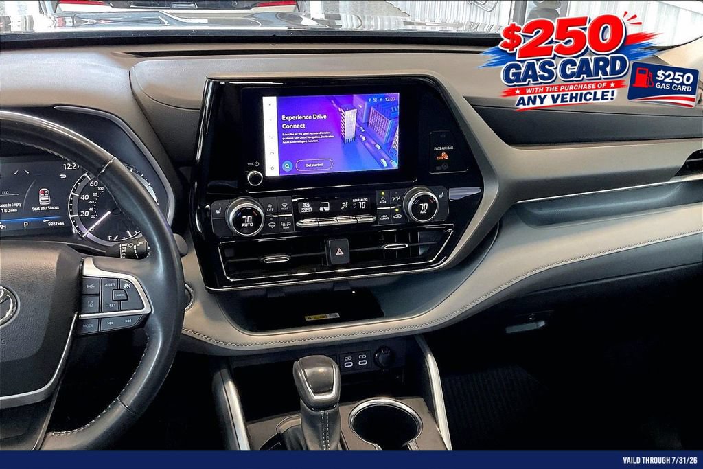 Used 2023 Toyota Highlander XLE AWD/4WD image 6