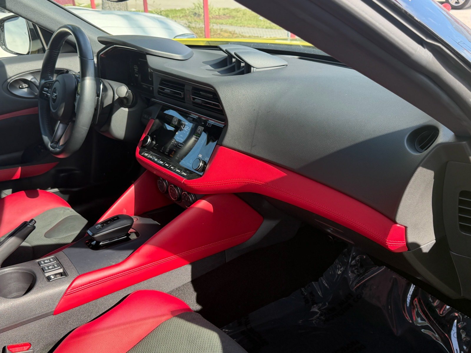 Certified 2024 Nissan Z Performance w/ Floor Mat Package RWD image 15