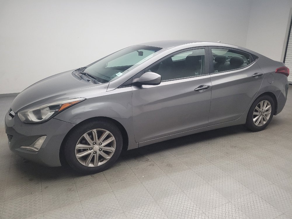 Used 2014 Hyundai Elantra SE w/ Option Group 02 FWD image 2