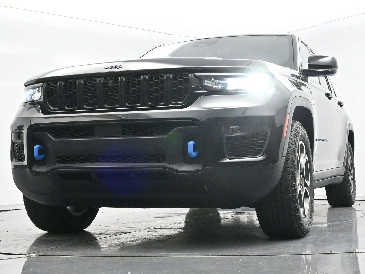 Used 2022 Jeep Grand Cherokee Trailhawk w/ Luxury Tech Group III AWD/4WD image 48