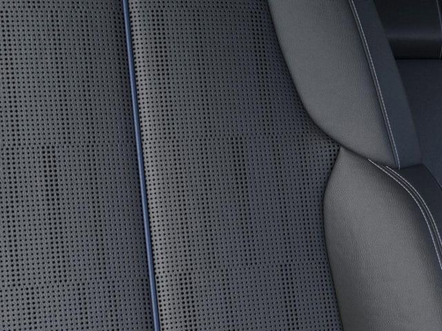 New 2025 Cadillac Lyriq Luxury w/ LPO, Floor Liner Package image 21