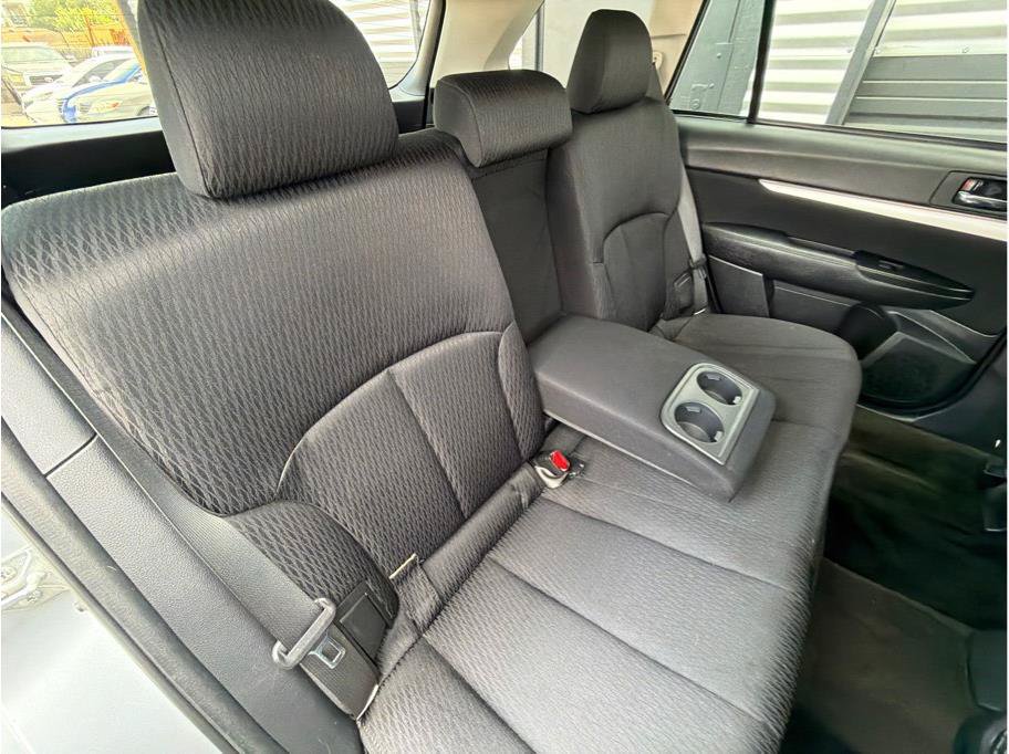 Used 2012 Subaru Outback 2.5i Premium AWD/4WD image 21