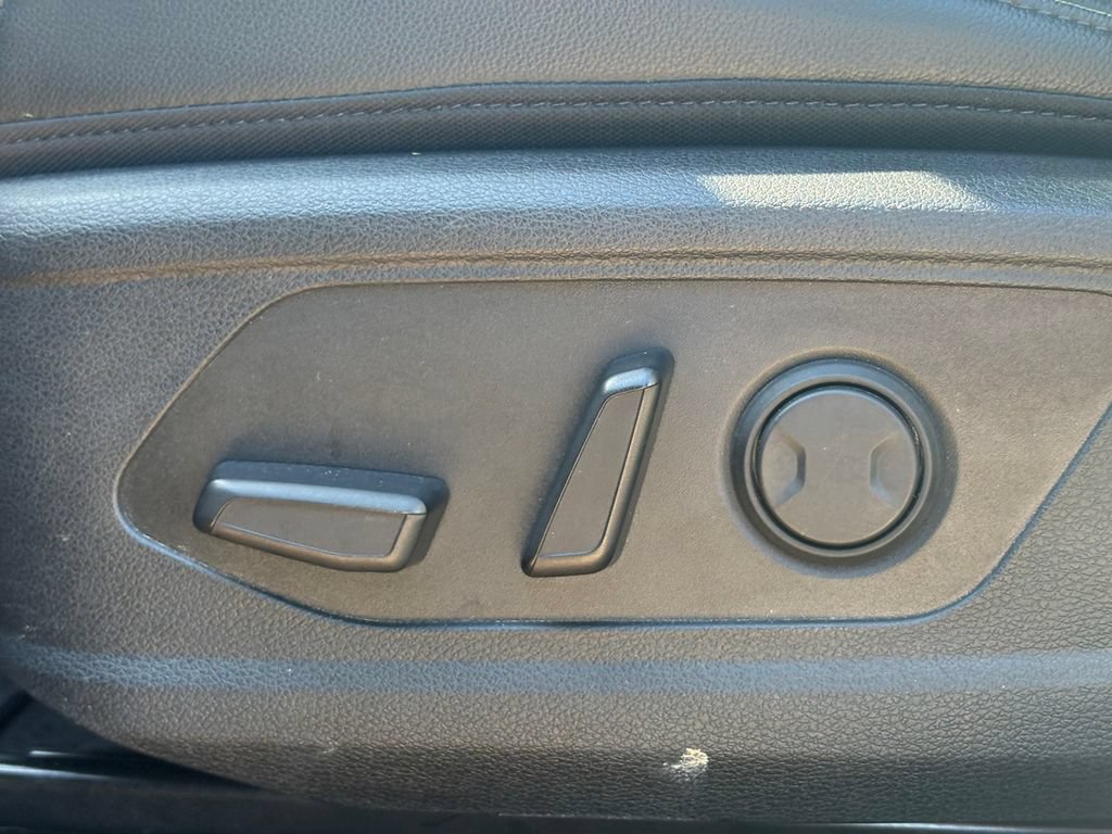 Used 2025 Kia Sportage EX FWD image 12