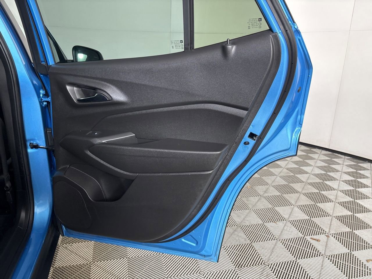 Used 2025 Chevrolet Trax ACTIV FWD image 22