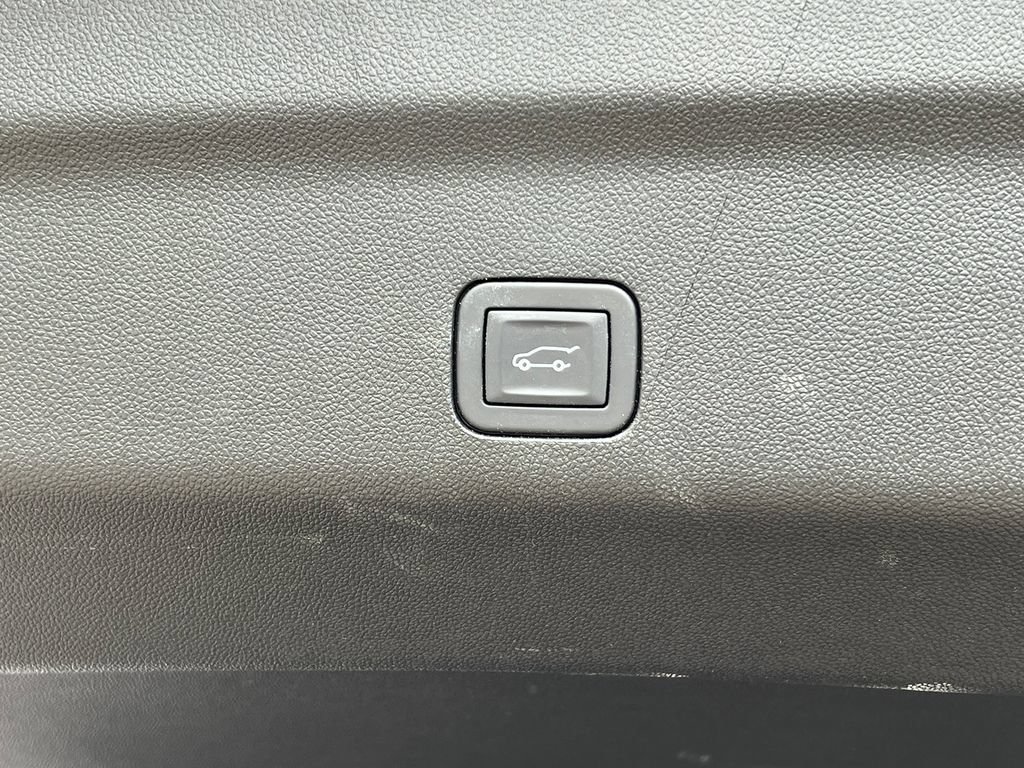 Certified 2025 Cadillac Escalade Sport Platinum w/ LPO, Floor Liner Package AWD/4WD image 47