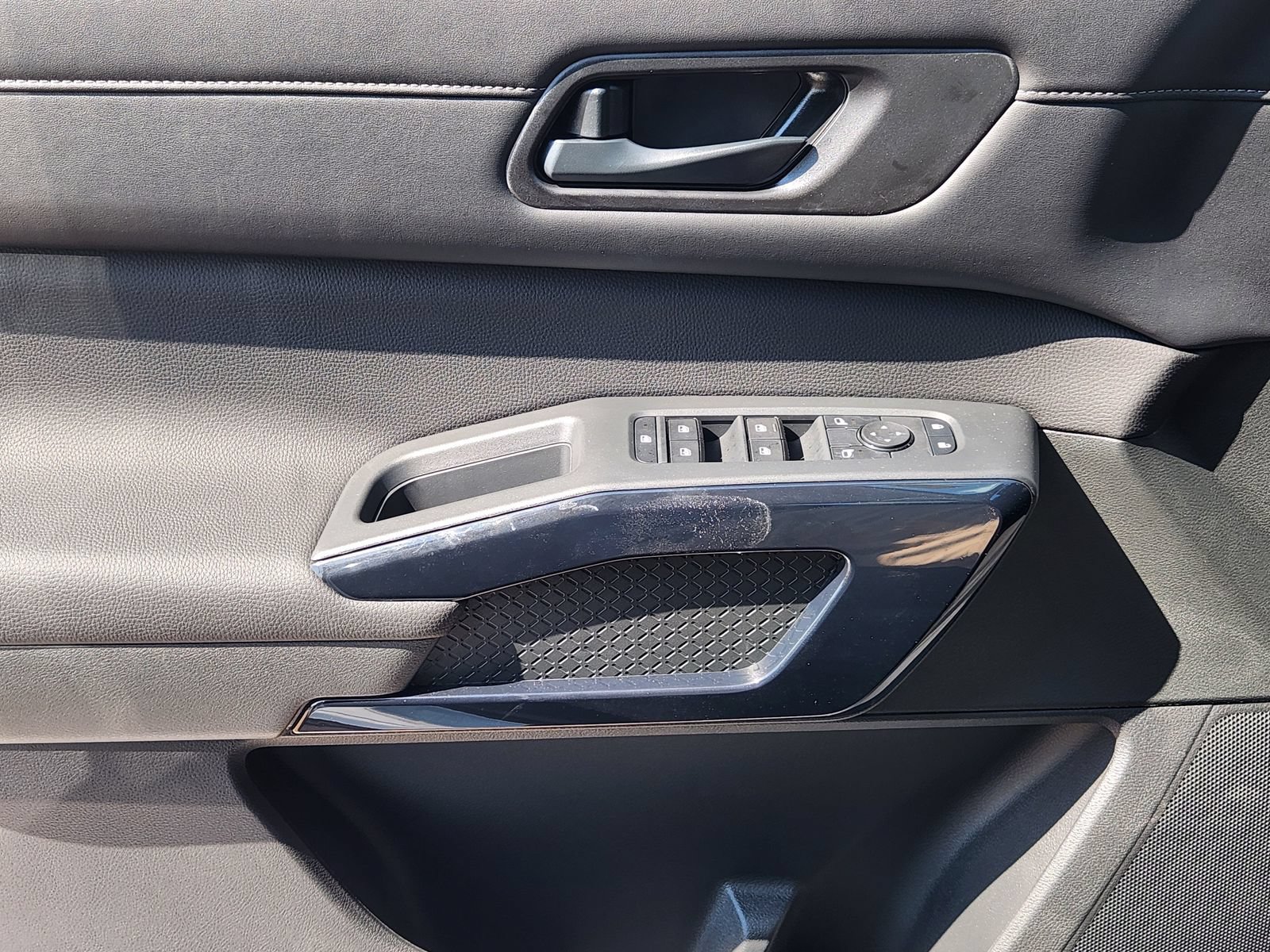 New 2026 Nissan Pathfinder SV FWD image 21