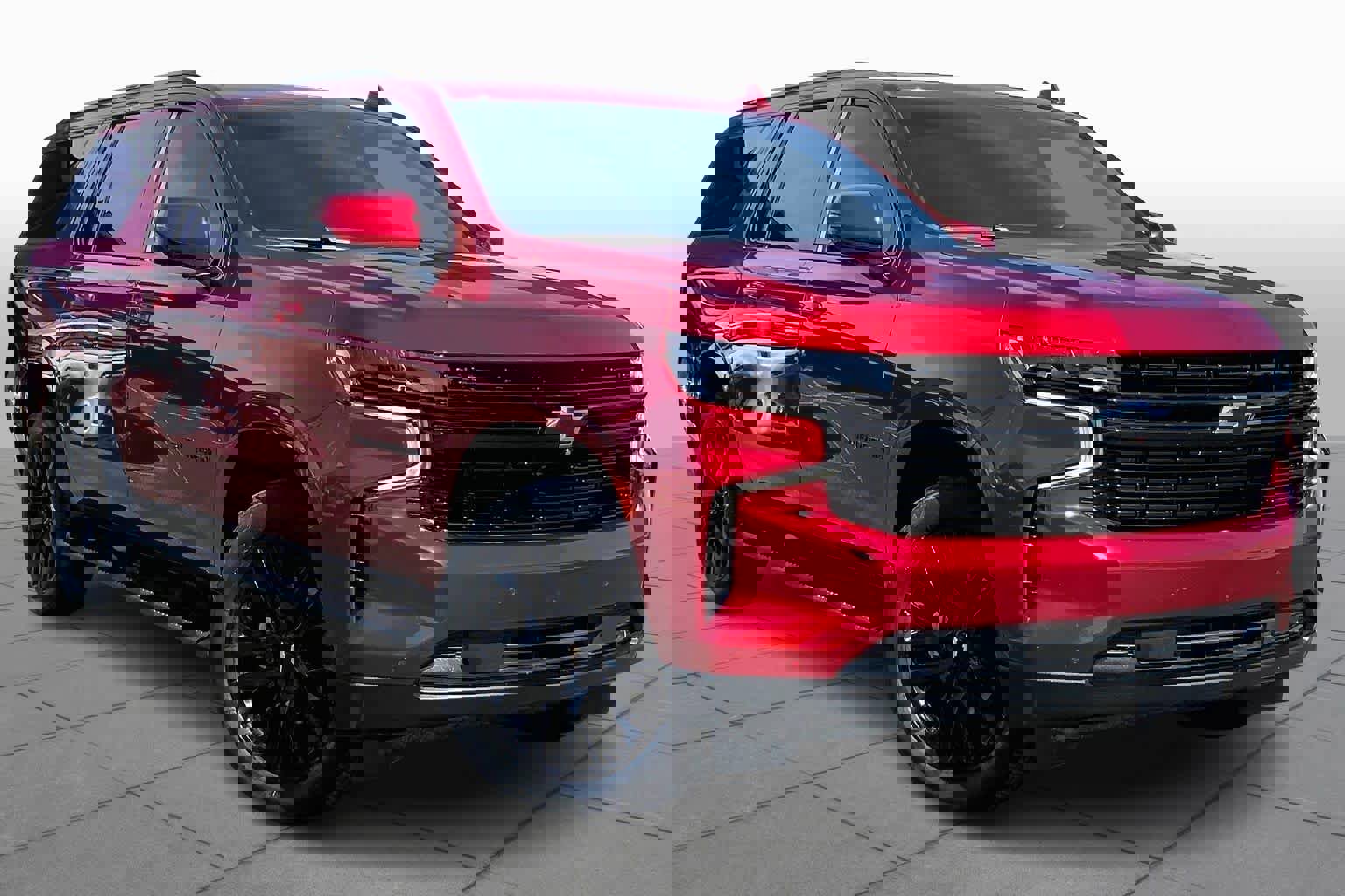 Used 2023 Chevrolet Suburban RST w/ Luxury Package image 3