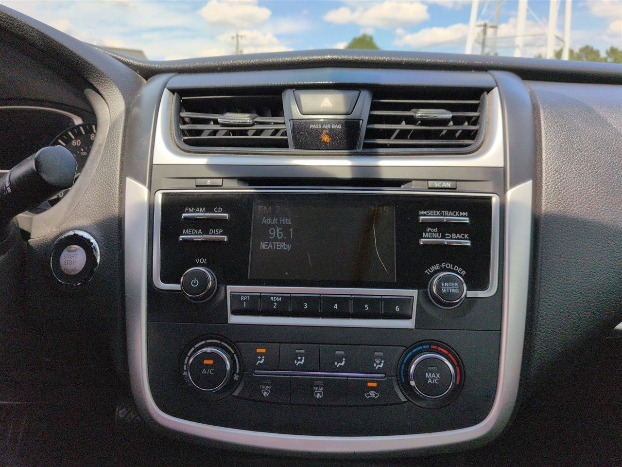 Used 2017 Nissan Altima 2.5 SR w/ Midnight Edition Package FWD image 19