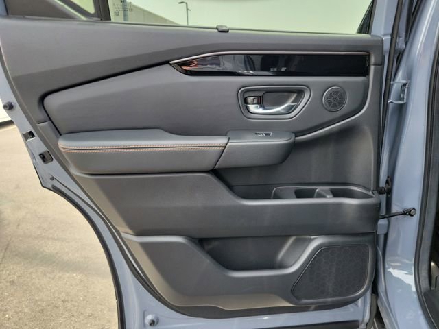 Certified 2025 Honda Pilot TrailSport image 16