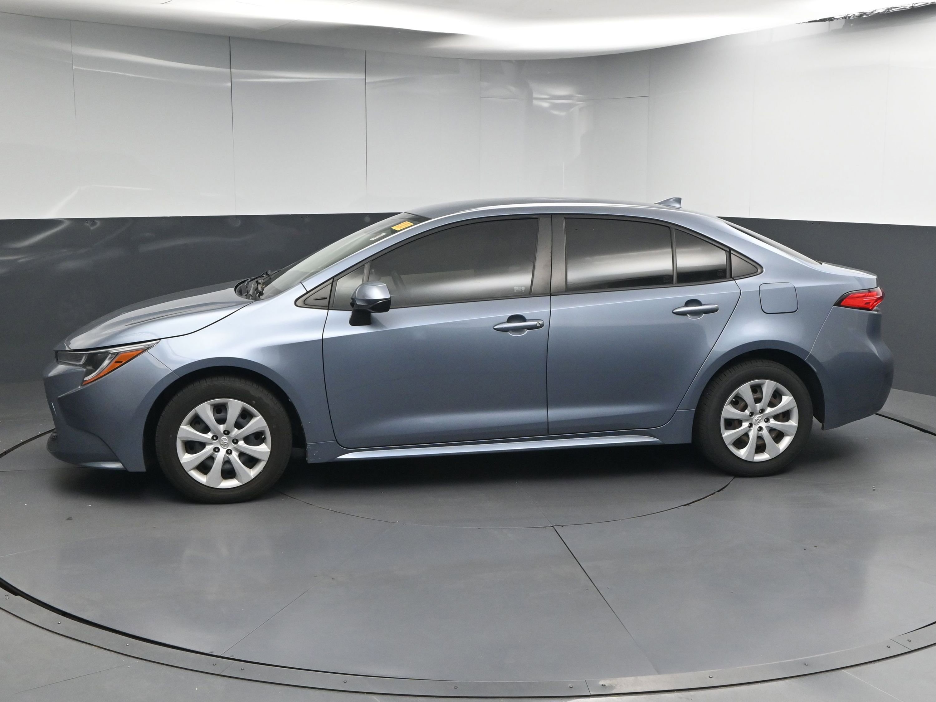 Used 2020 Toyota Corolla LE image 5