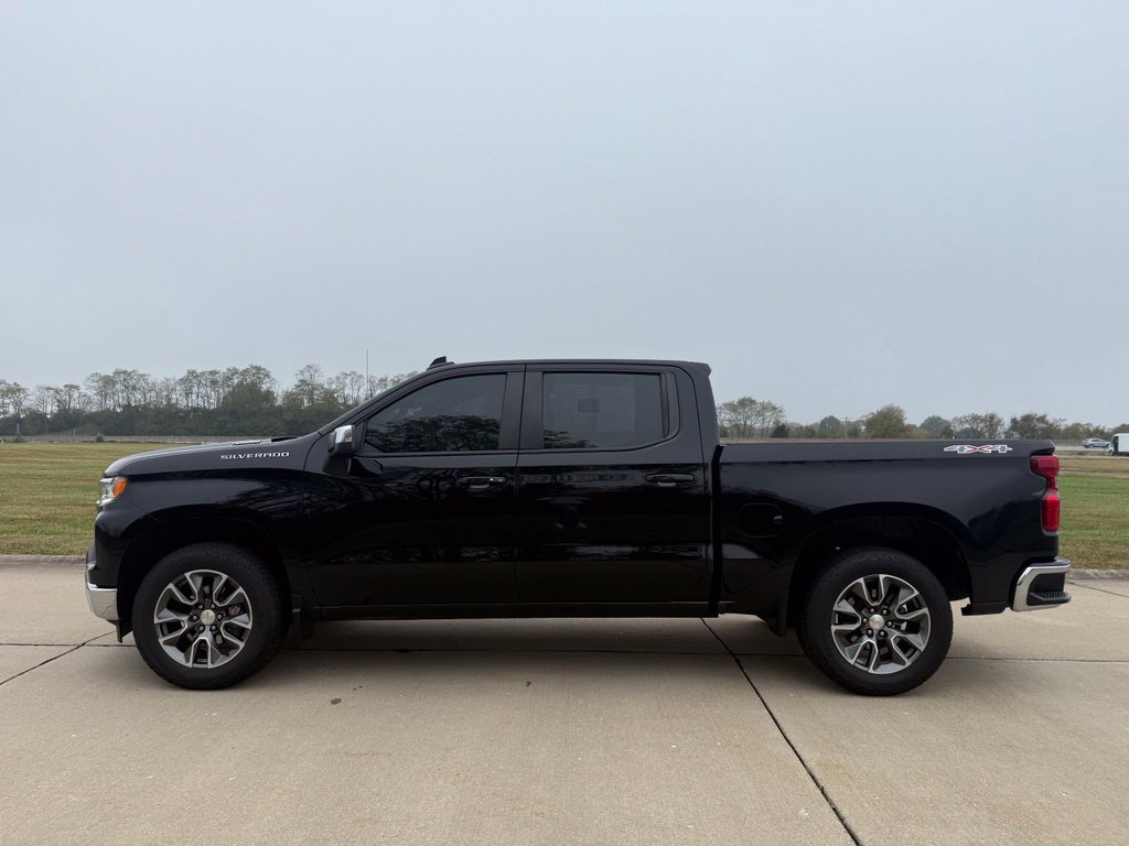 Used 2025 Chevrolet Silverado 1500 LT AWD/4WD image 8