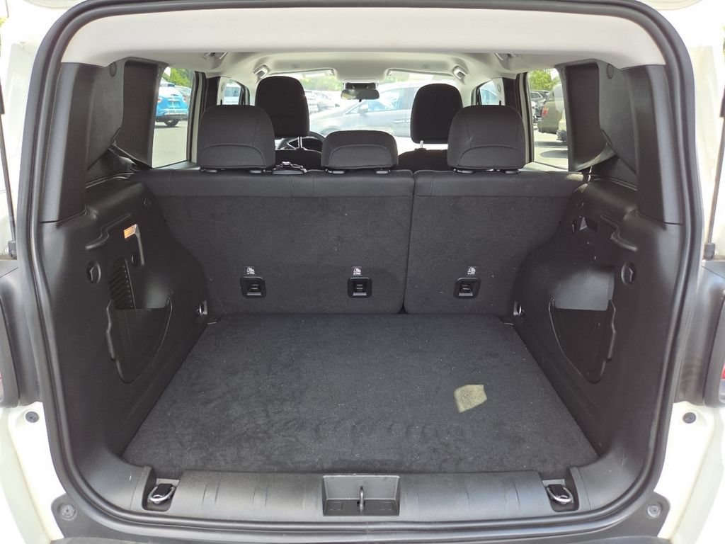 Used 2022 Jeep Renegade Sport w/ Sport Appearance Group FWD image 24