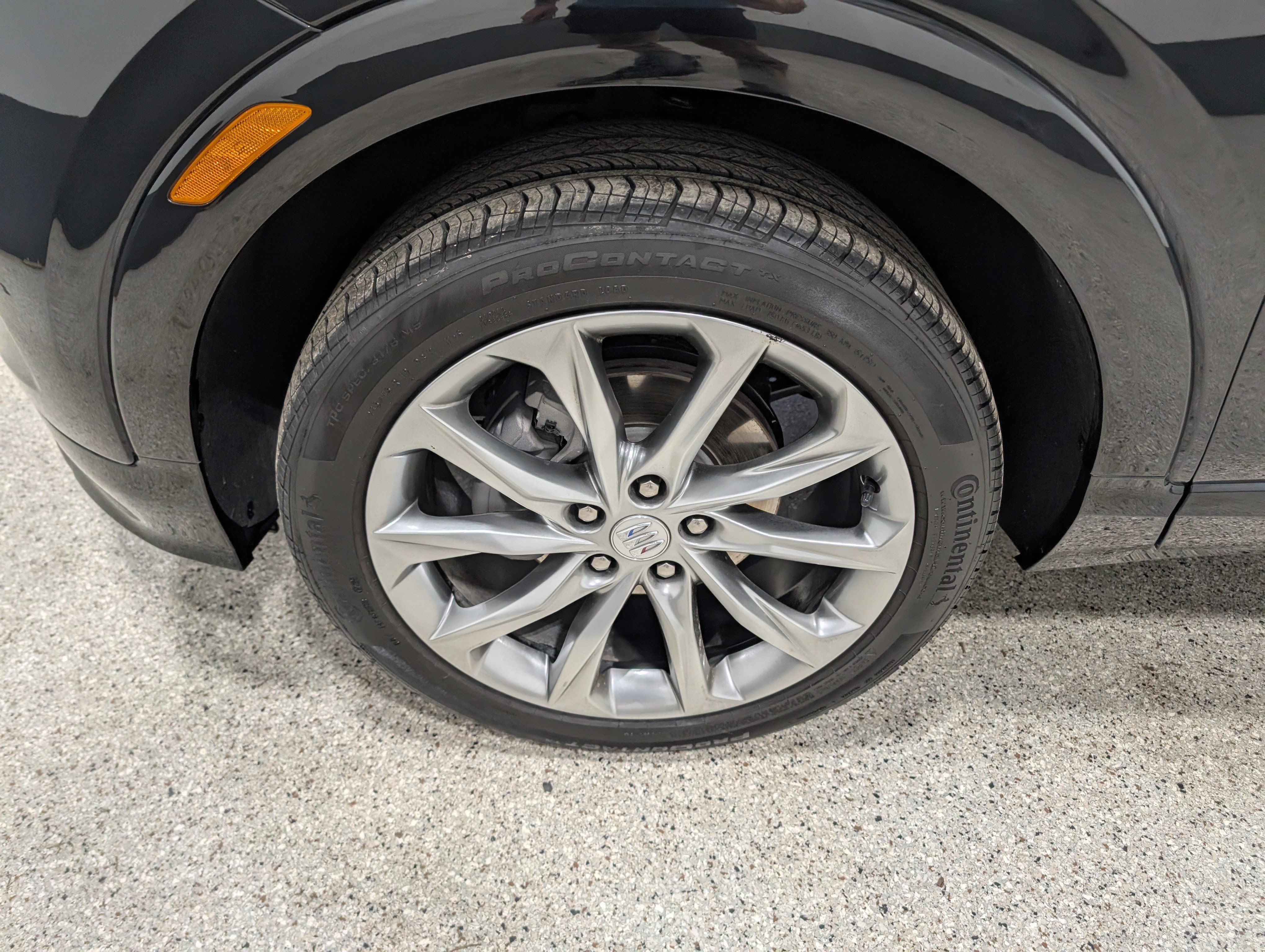 Used 2025 Buick Encore GX Avenir w/ Avenir Technology Package AWD/4WD image 9