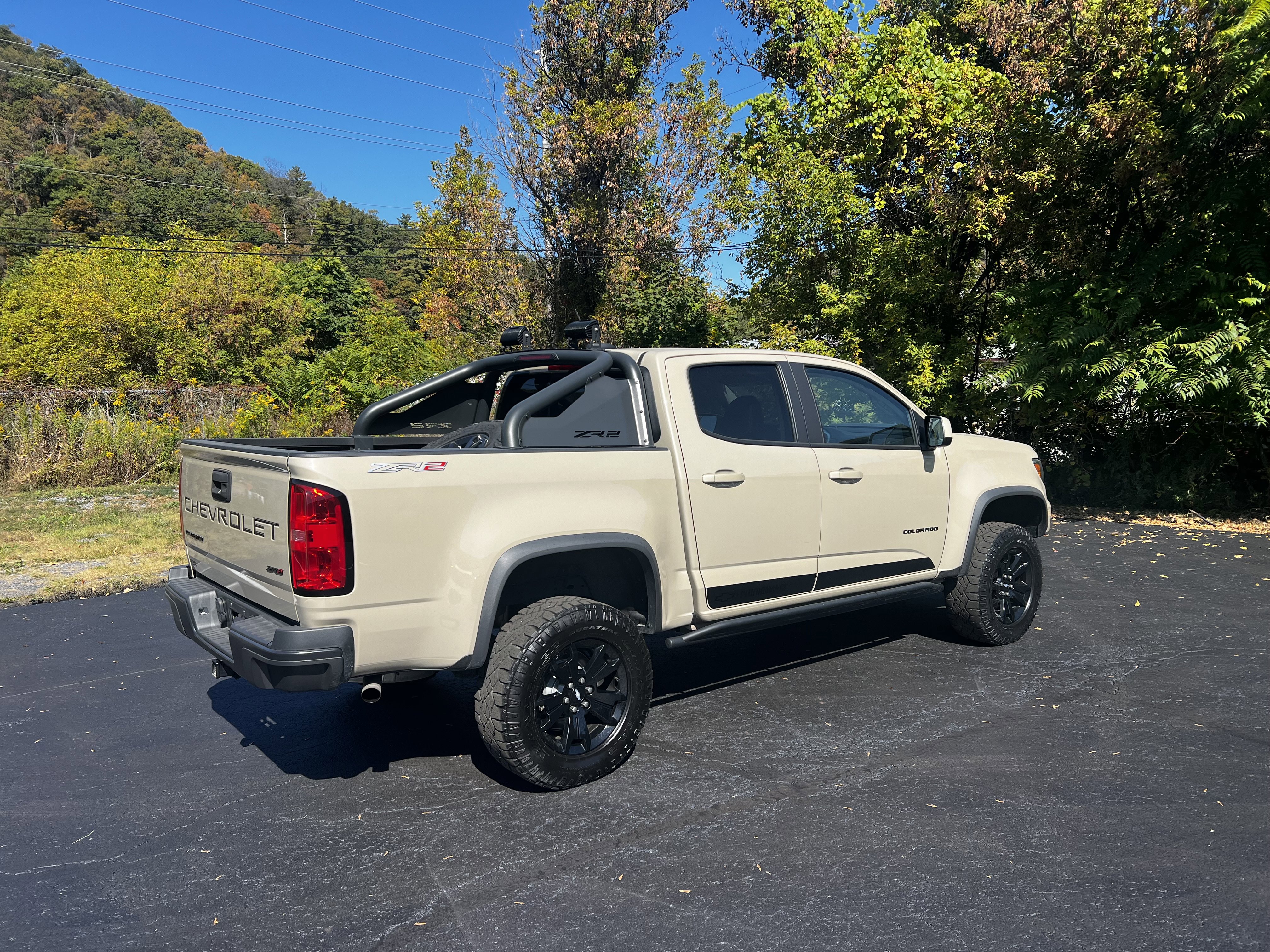 Used 2021 Chevrolet Colorado ZR2 w/ ZR2 Dusk Special Edition image 5