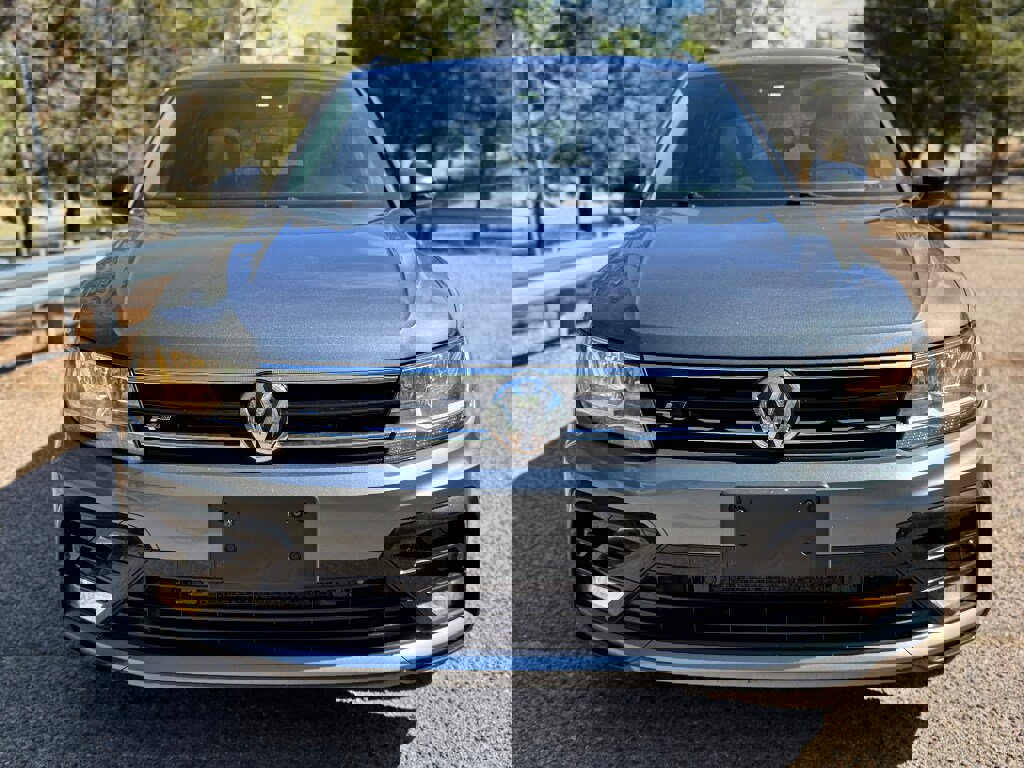 Used 2021 Volkswagen Tiguan SE image 2