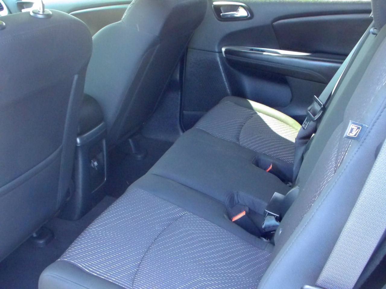 Used 2020 Dodge Journey SE w/ Blacktop Package FWD image 6