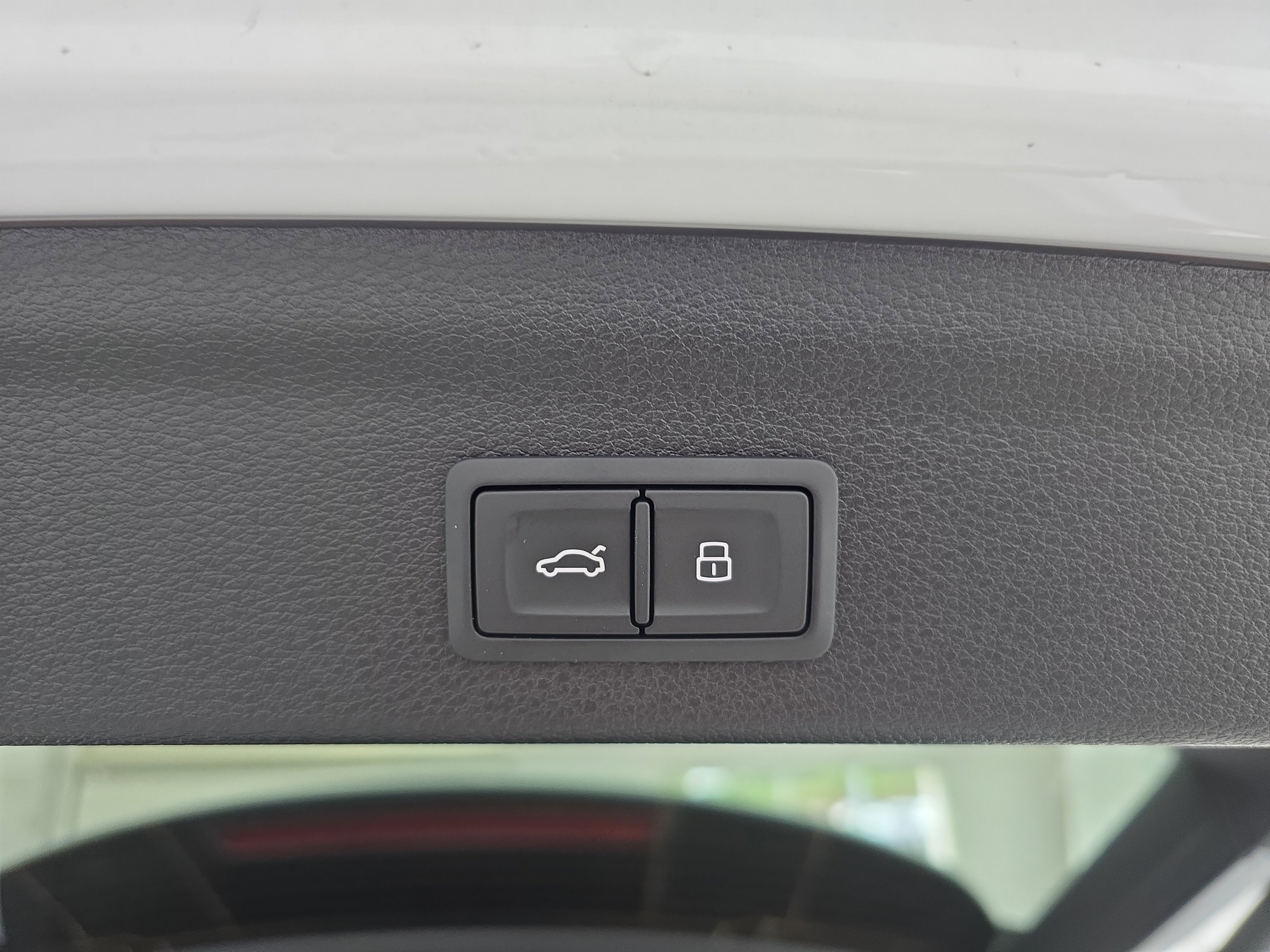 Used 2025 Audi Q3 2.0T Premium w/ Convenience Package image 13