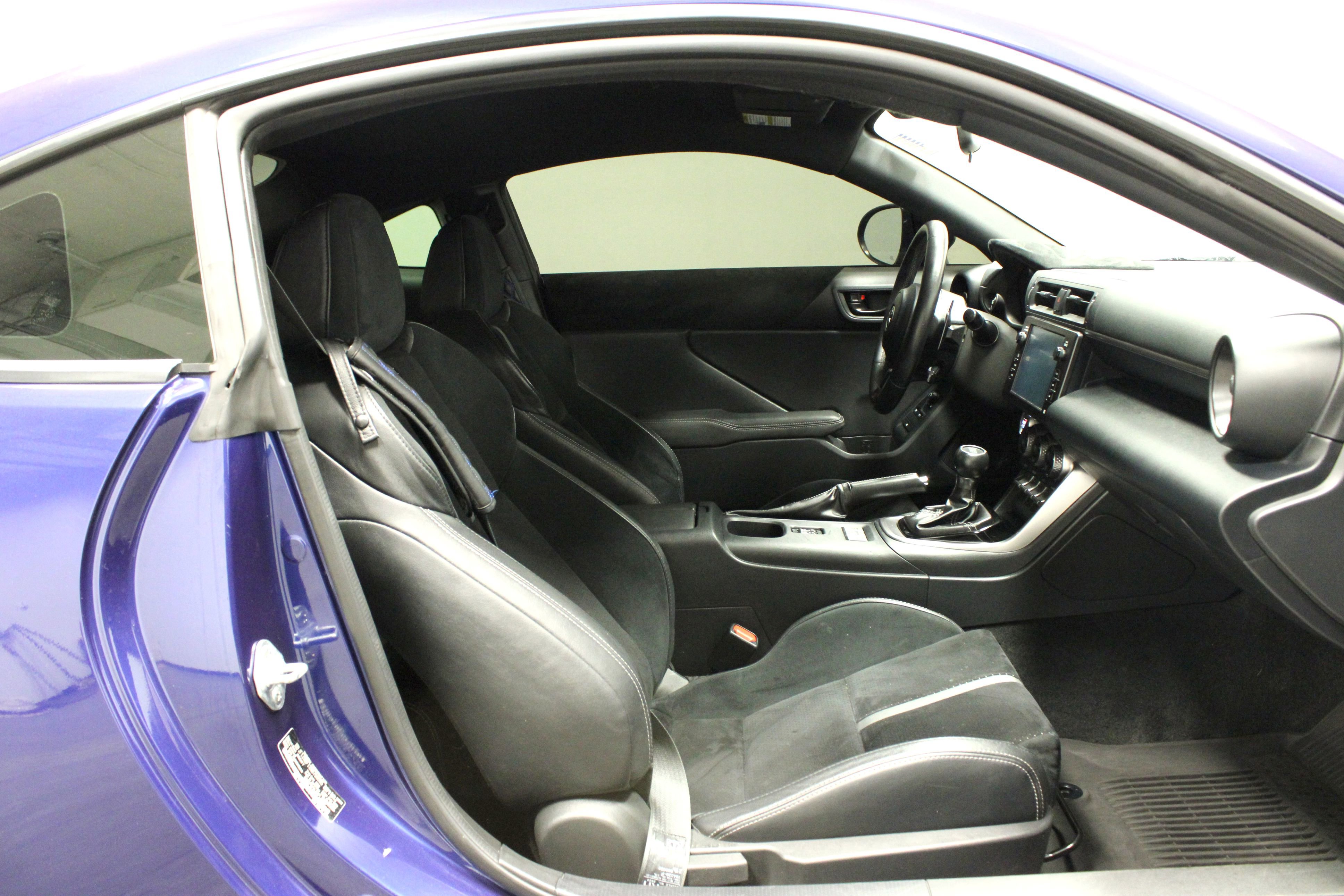 Used 2022 Toyota GR86 Premium w/ ALL Weather Mat Package (TMS) RWD image 15