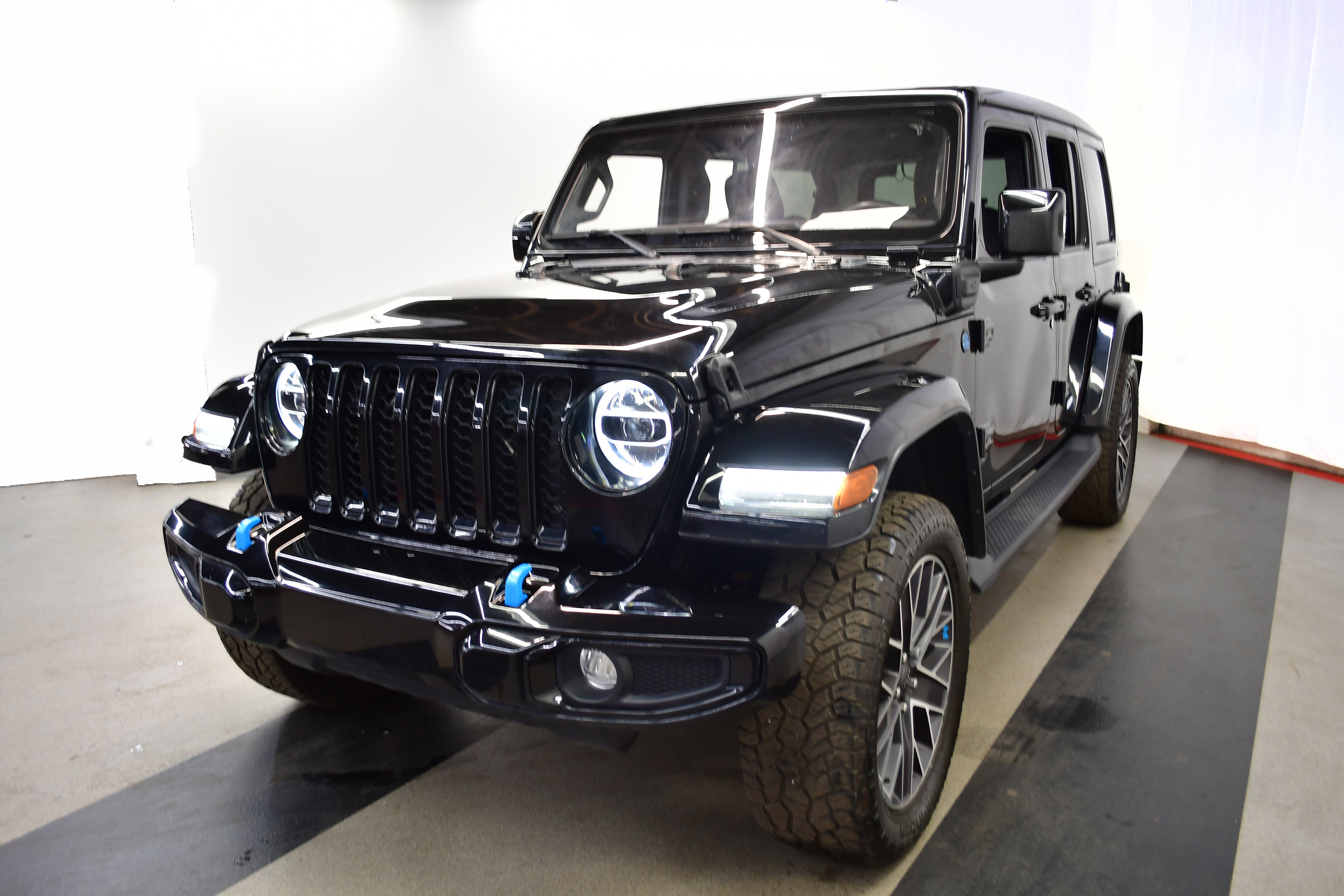 Used 2022 Jeep Wrangler Unlimited Sahara image 4