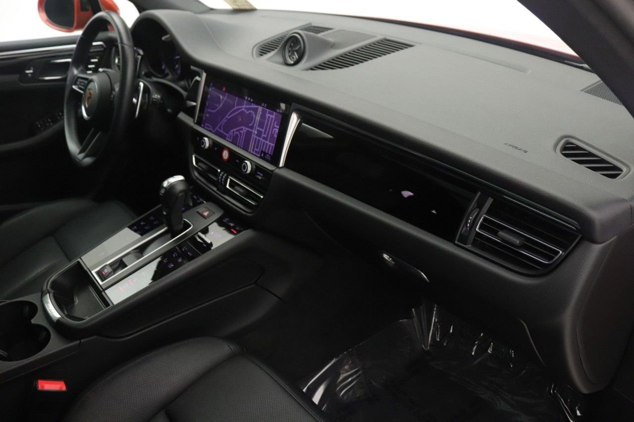 Used 2023 Porsche Macan Turbo image 24