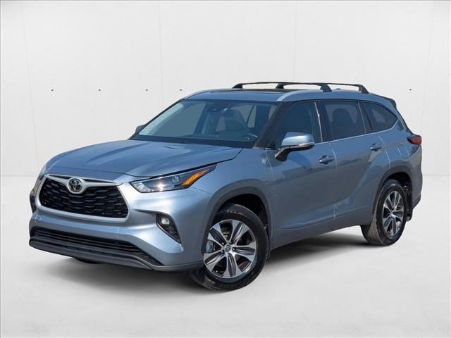 Used 2022 Toyota Highlander XLE