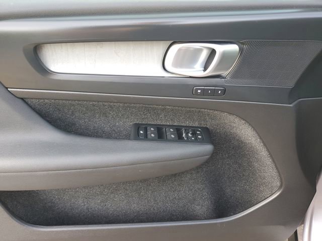 Used 2026 Volvo XC40 B5 Plus AWD/4WD image 16