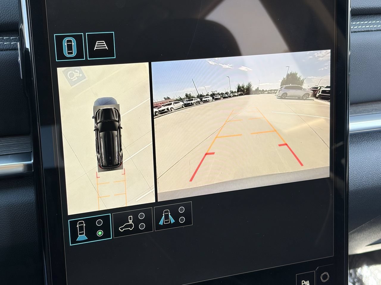 Used 2026 GMC Terrain Denali AWD/4WD image 28