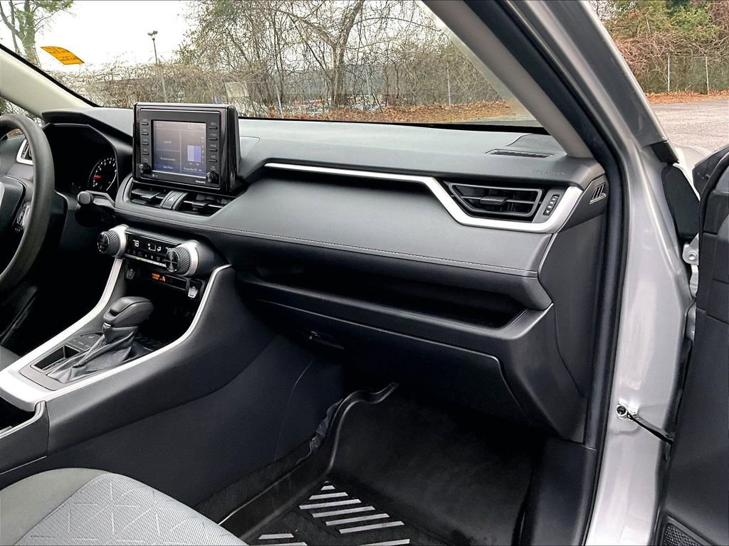 Used 2022 Toyota RAV4 XLE image 26