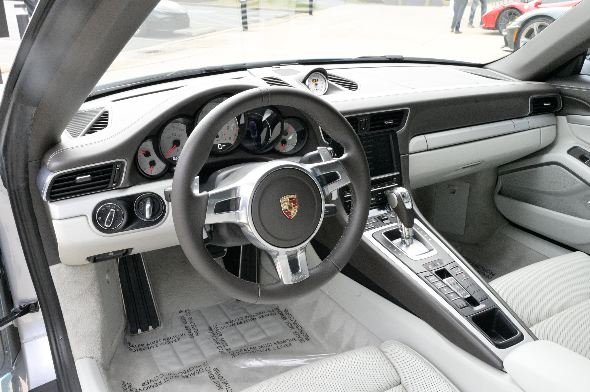 Used 2015 Porsche 911 Turbo image 16