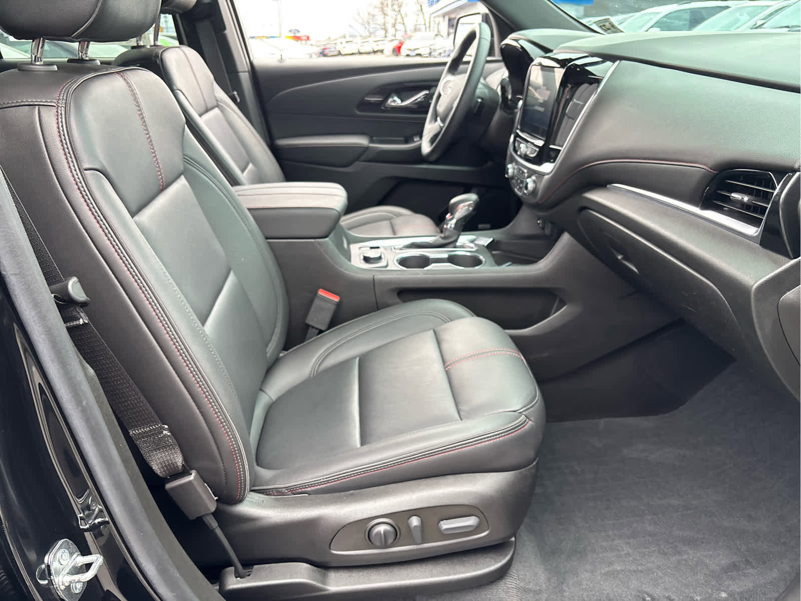 Certified 2022 Chevrolet Traverse RS w/ LPO, Floor Liner Package image 27