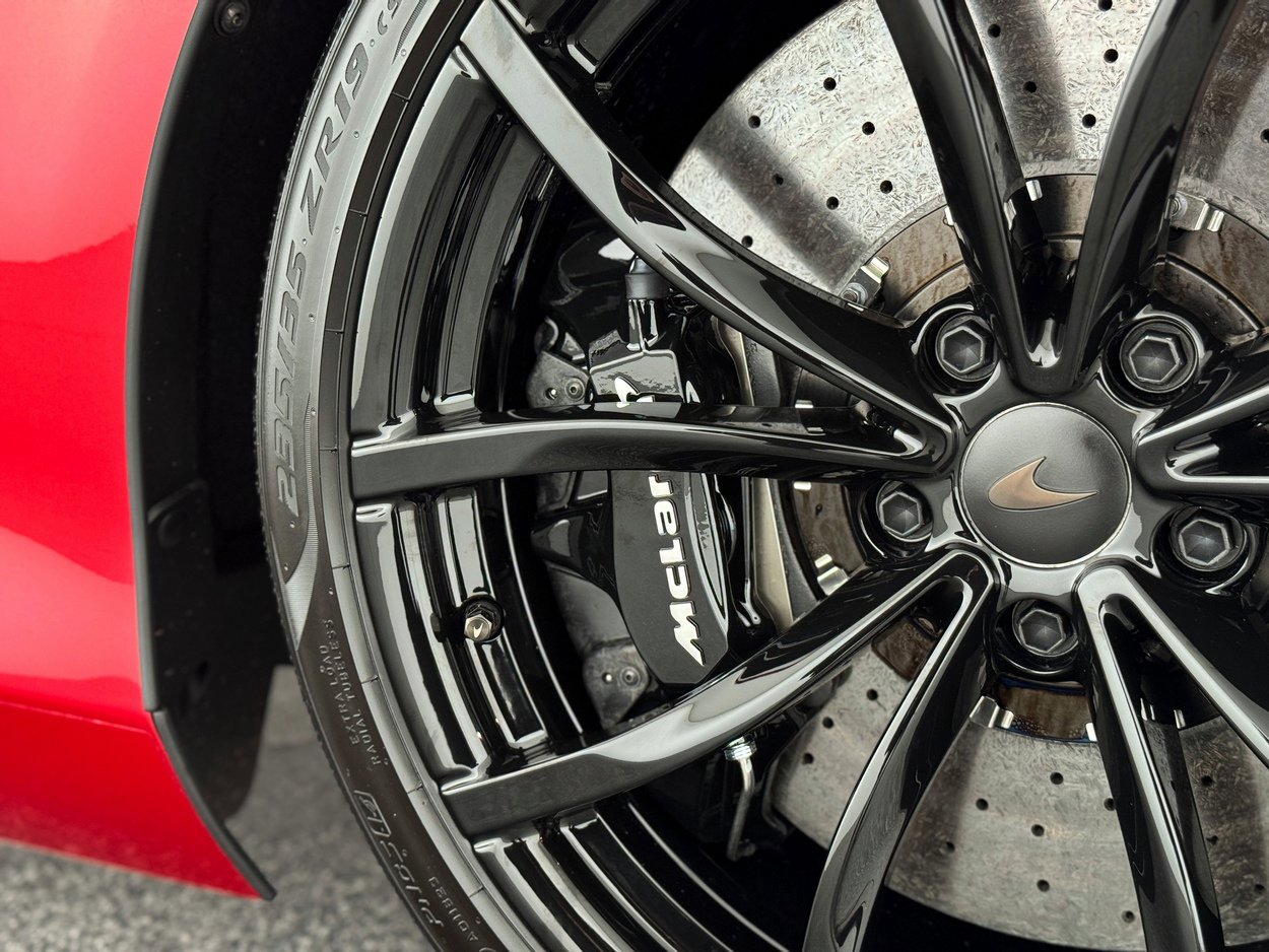 New 2025 McLaren Artura Spider image 38