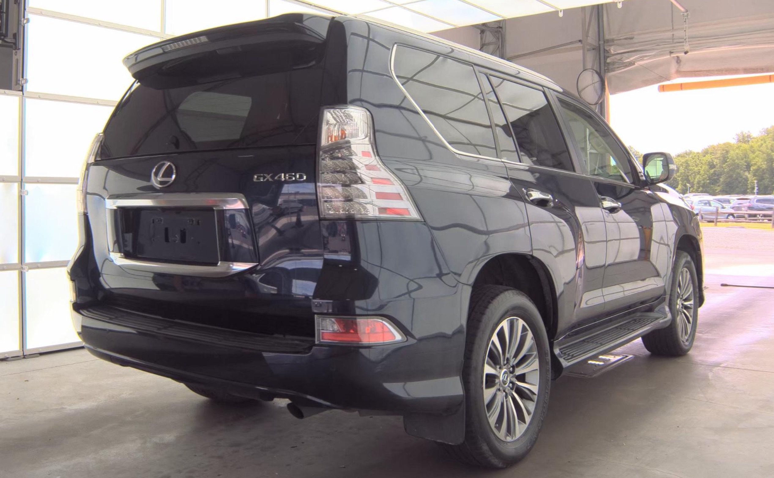 Used 2020 Lexus GX 460 Luxury w/ Accessory Package AWD/4WD image 5