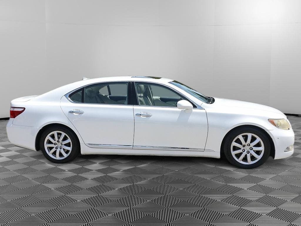 Used 2007 Lexus LS 460 L RWD image 8