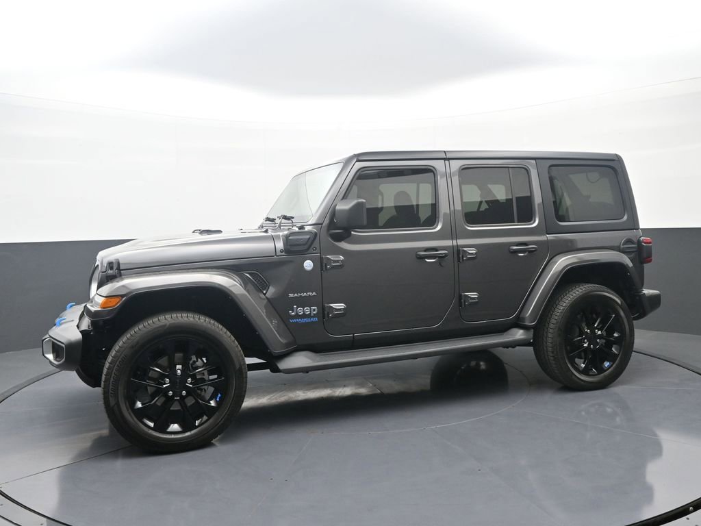 Used 2022 Jeep Wrangler Unlimited Sahara w/ Cold Weather Group AWD/4WD image 4