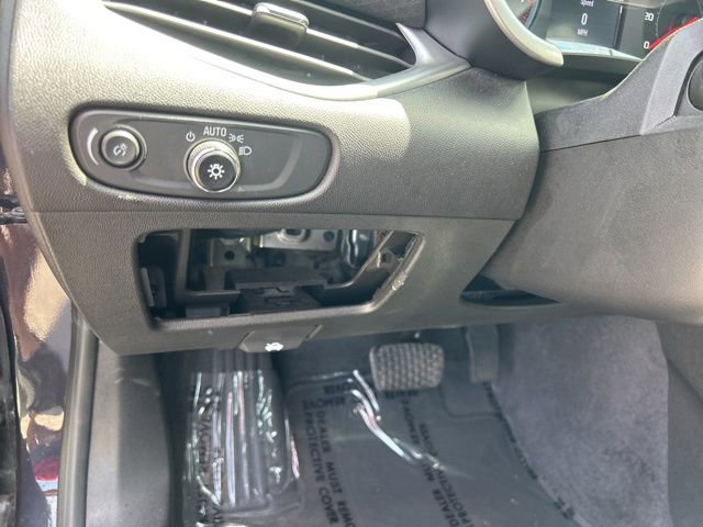 Used 2023 Chevrolet Malibu LT FWD image 17