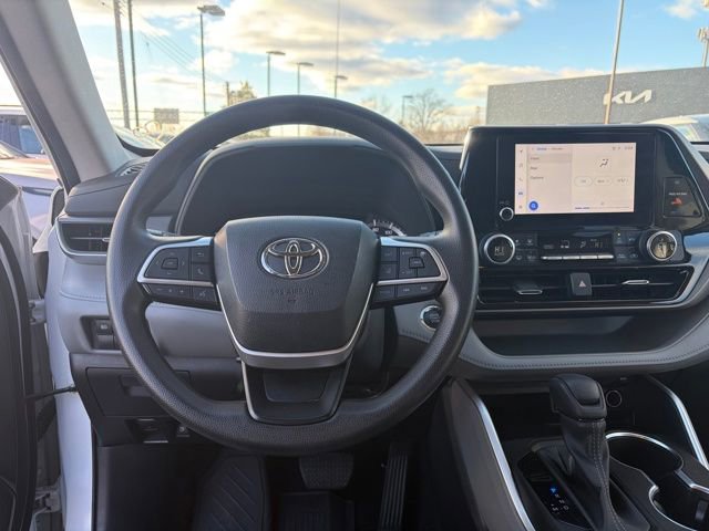 Used 2023 Toyota Highlander L image 21