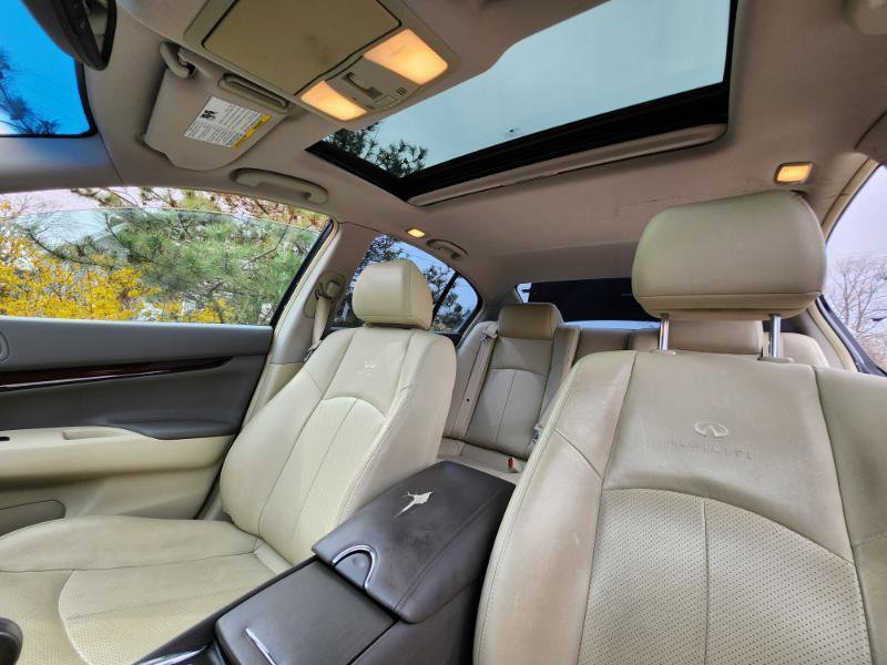 Used 2012 INFINITI G37 Journey w/ Premium Pkg image 29