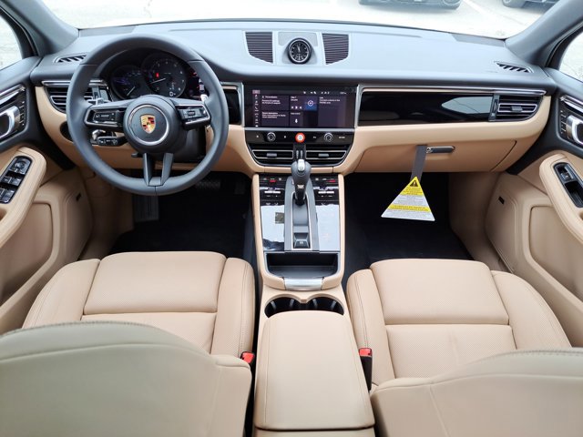 Used 2026 Porsche Macan AWD/4WD image 15